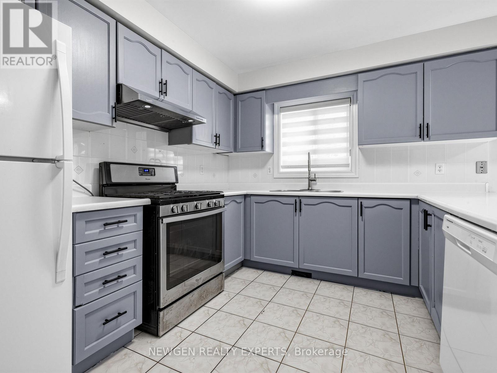 32 Bilbermar Drive, Richmond Hill (Devonsleigh), Ontario  L4S 1B9 - Photo 16 - N12876324