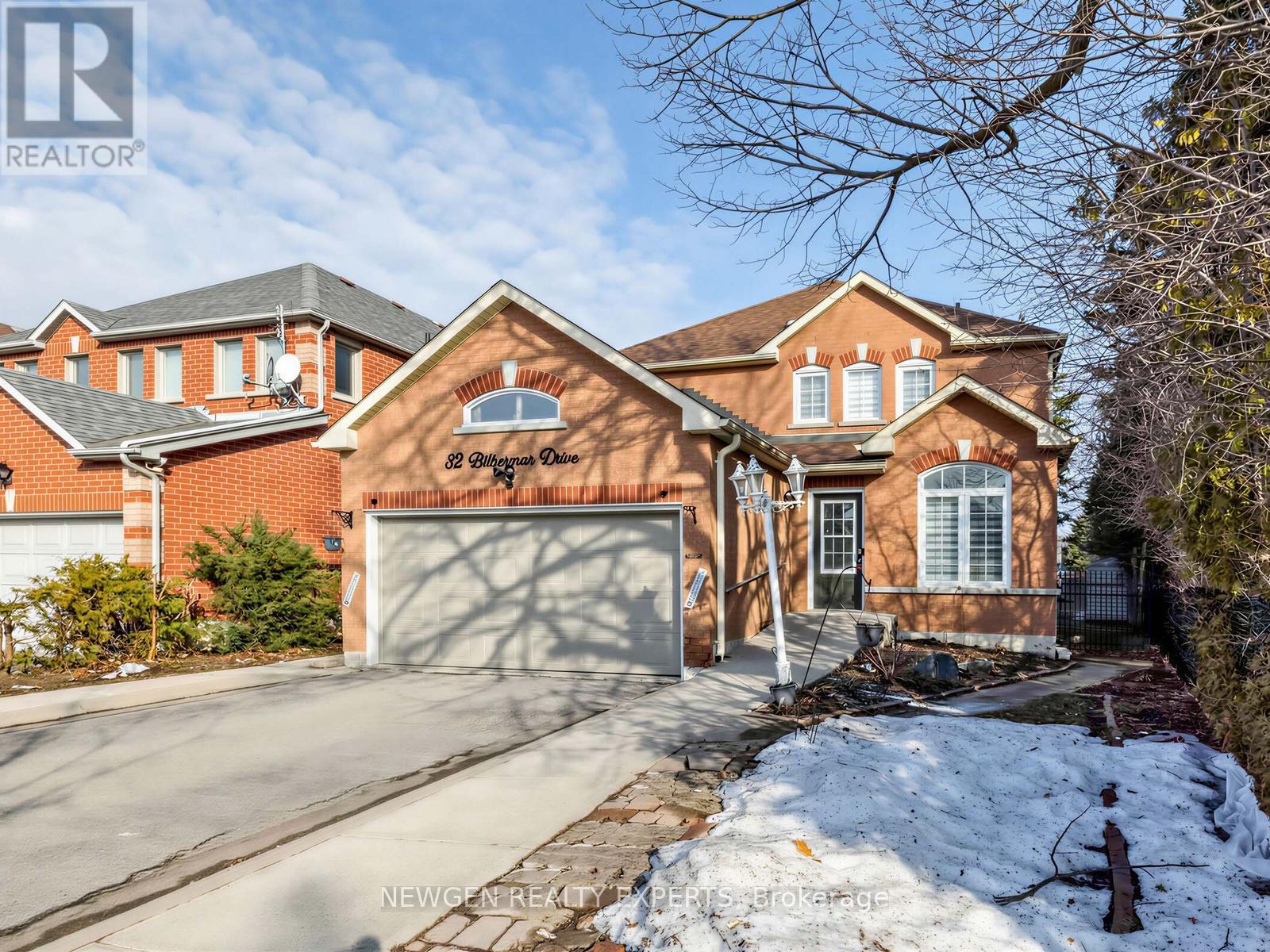 32 Bilbermar Drive, Richmond Hill (Devonsleigh), Ontario  L4S 1B9 - Photo 3 - N12876324