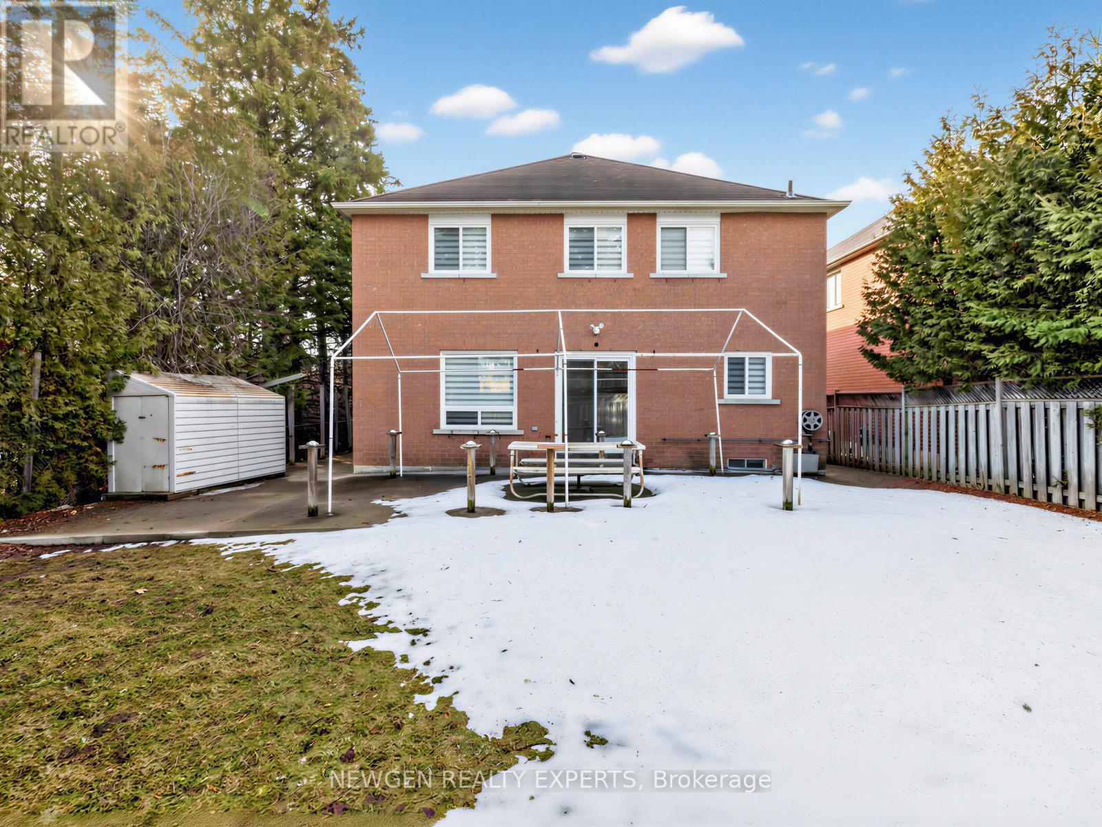 32 Bilbermar Drive, Richmond Hill (Devonsleigh), Ontario  L4S 1B9 - Photo 31 - N12876324