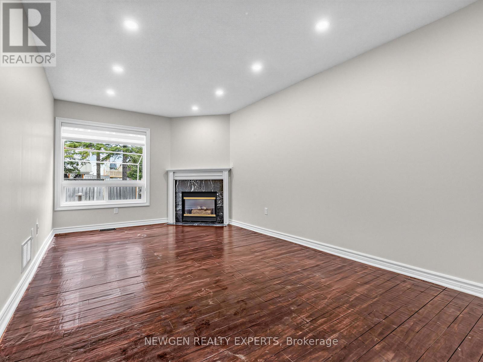 32 Bilbermar Drive, Richmond Hill (Devonsleigh), Ontario  L4S 1B9 - Photo 9 - N12876324