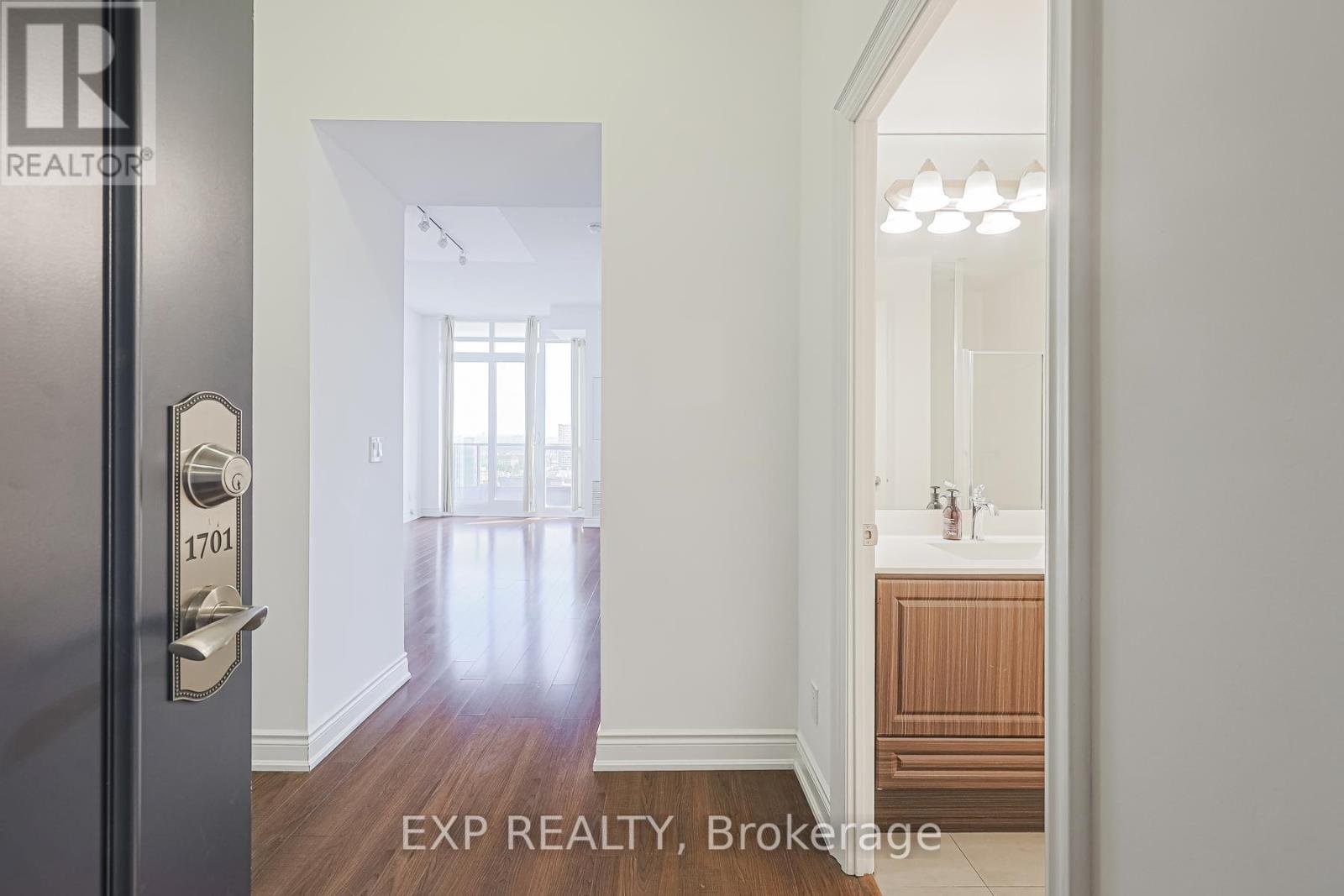 1701 - 89 South Town Centre Boulevard, Markham, Ontario  L6G 0E8 - Photo 4 - N12876344