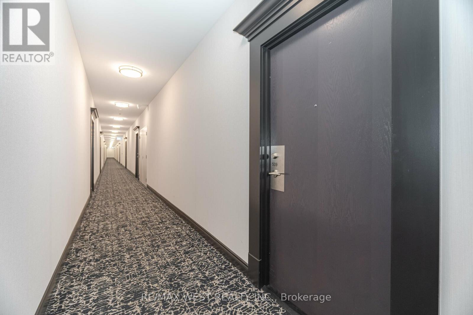 509 - 281 Woodbridge Avenue, Vaughan, Ontario  L4L 0C6 - Photo 5 - N12876350