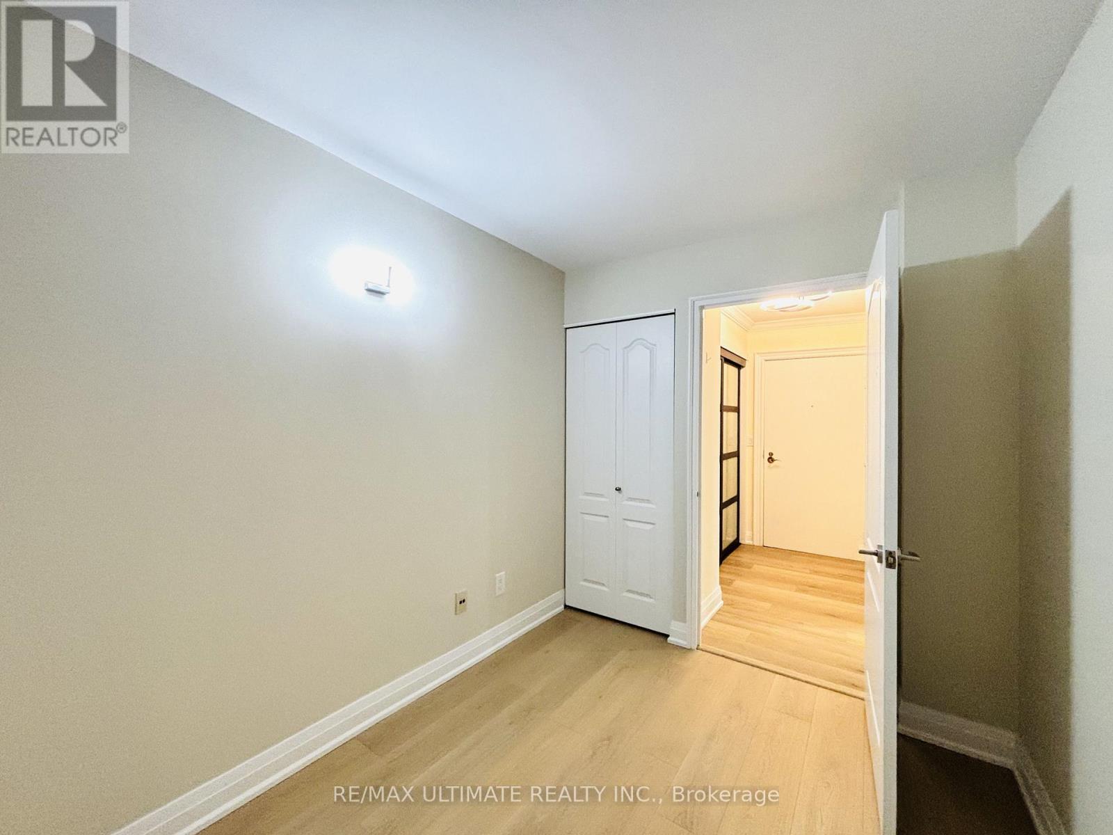 1203 - 135 Pond Drive, Markham (Commerce Valley), Ontario  L3T 7V6 - Photo 10 - N12876360