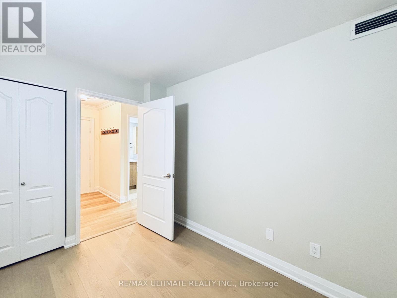 1203 - 135 Pond Drive, Markham (Commerce Valley), Ontario  L3T 7V6 - Photo 11 - N12876360