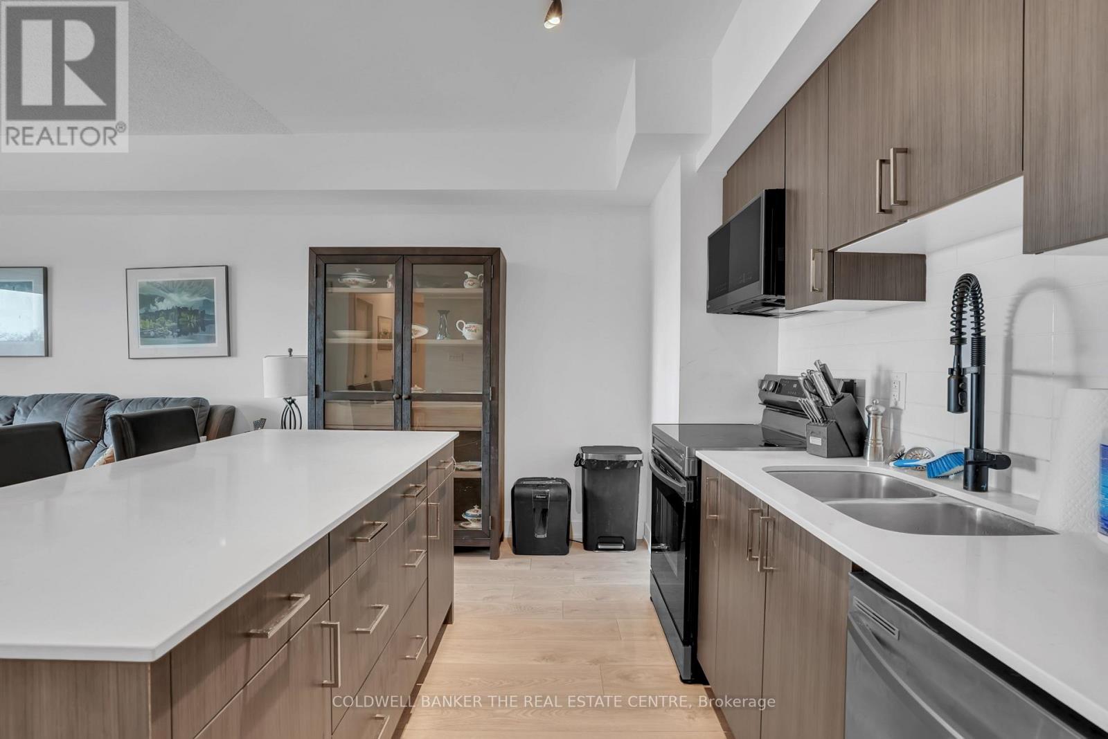 Unit #512 - 5 Chef Lane, Barrie, Ontario  L9J 0J8 - Photo 3 - S12876356