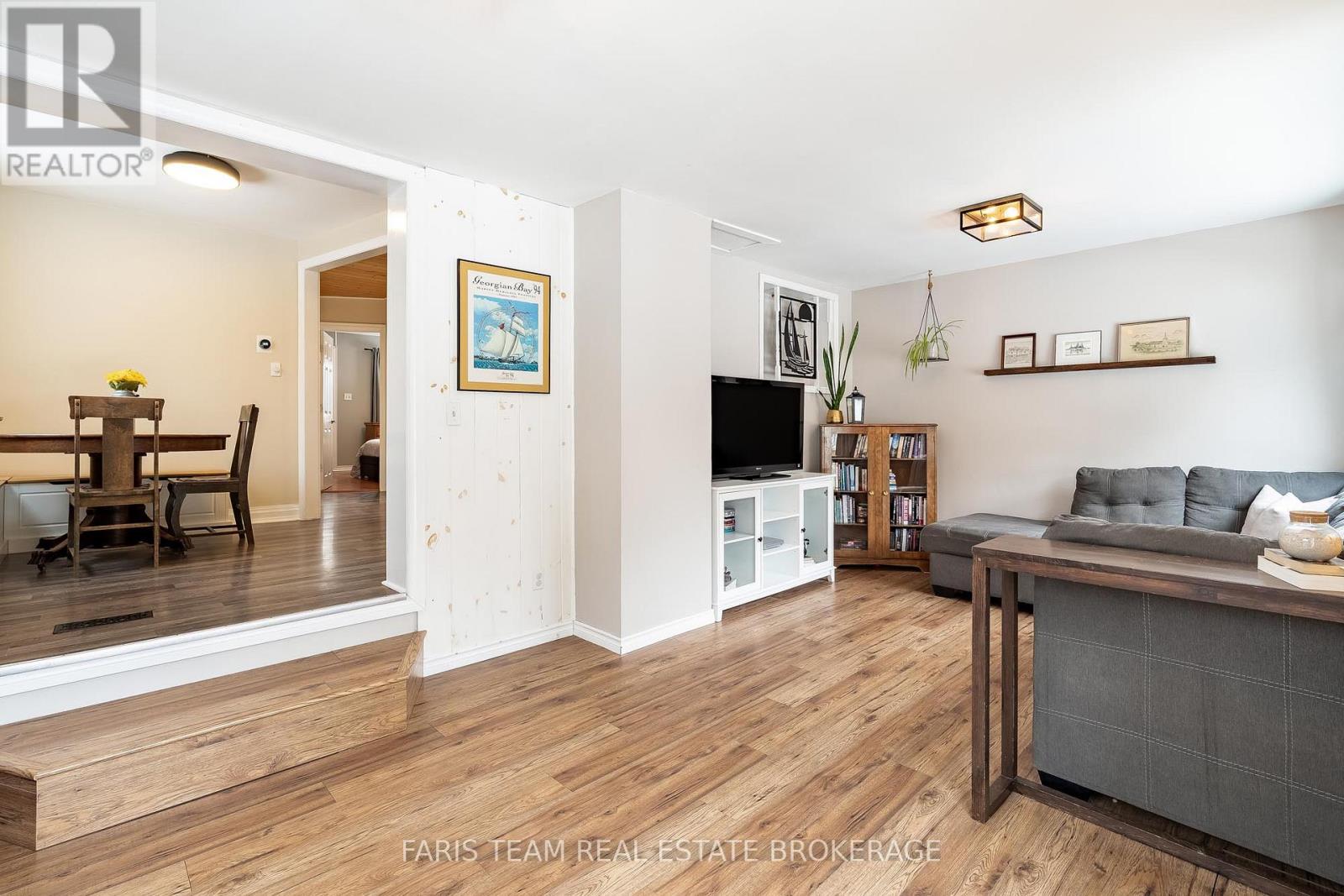 328 Percy Street, Tay, Ontario  L0K 2C0 - Photo 14 - S12876408