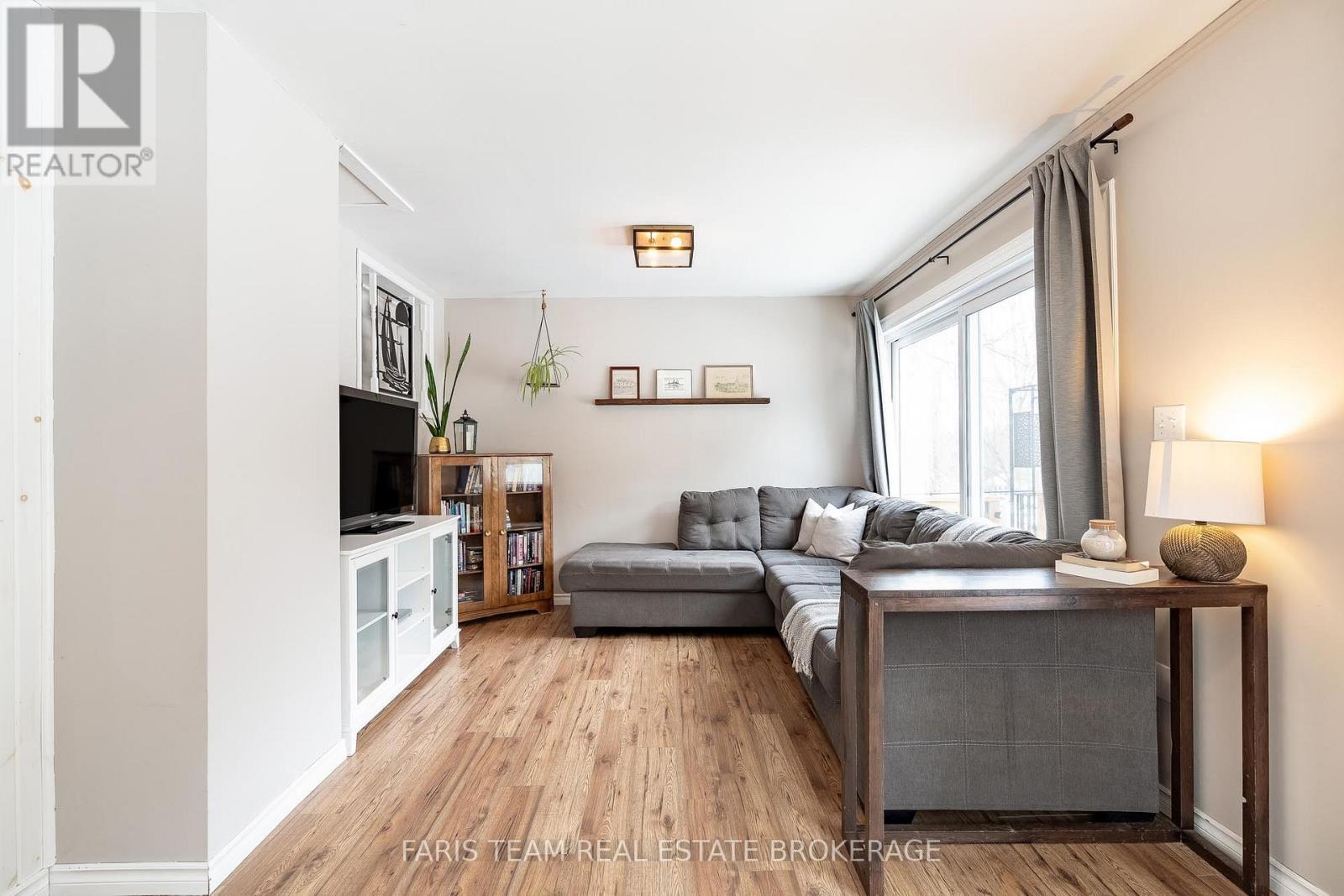 328 Percy Street, Tay, Ontario  L0K 2C0 - Photo 15 - S12876408