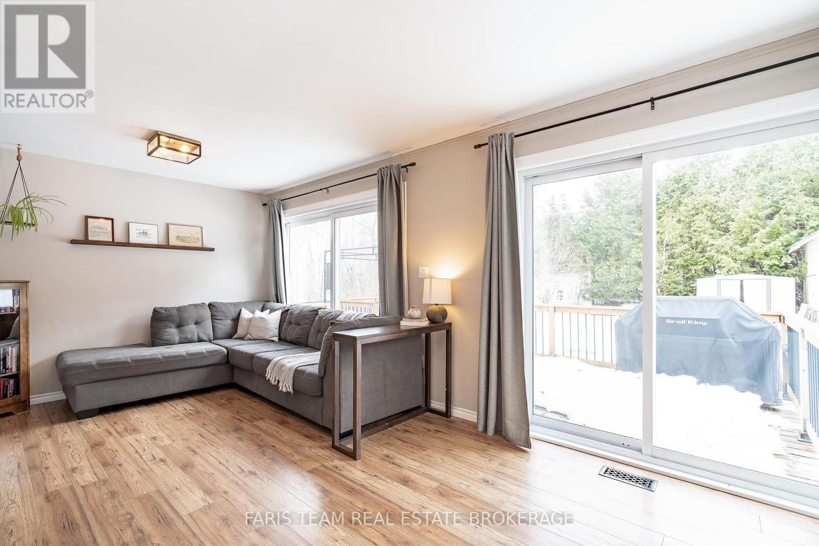 328 Percy Street, Tay, Ontario  L0K 2C0 - Photo 16 - S12876408