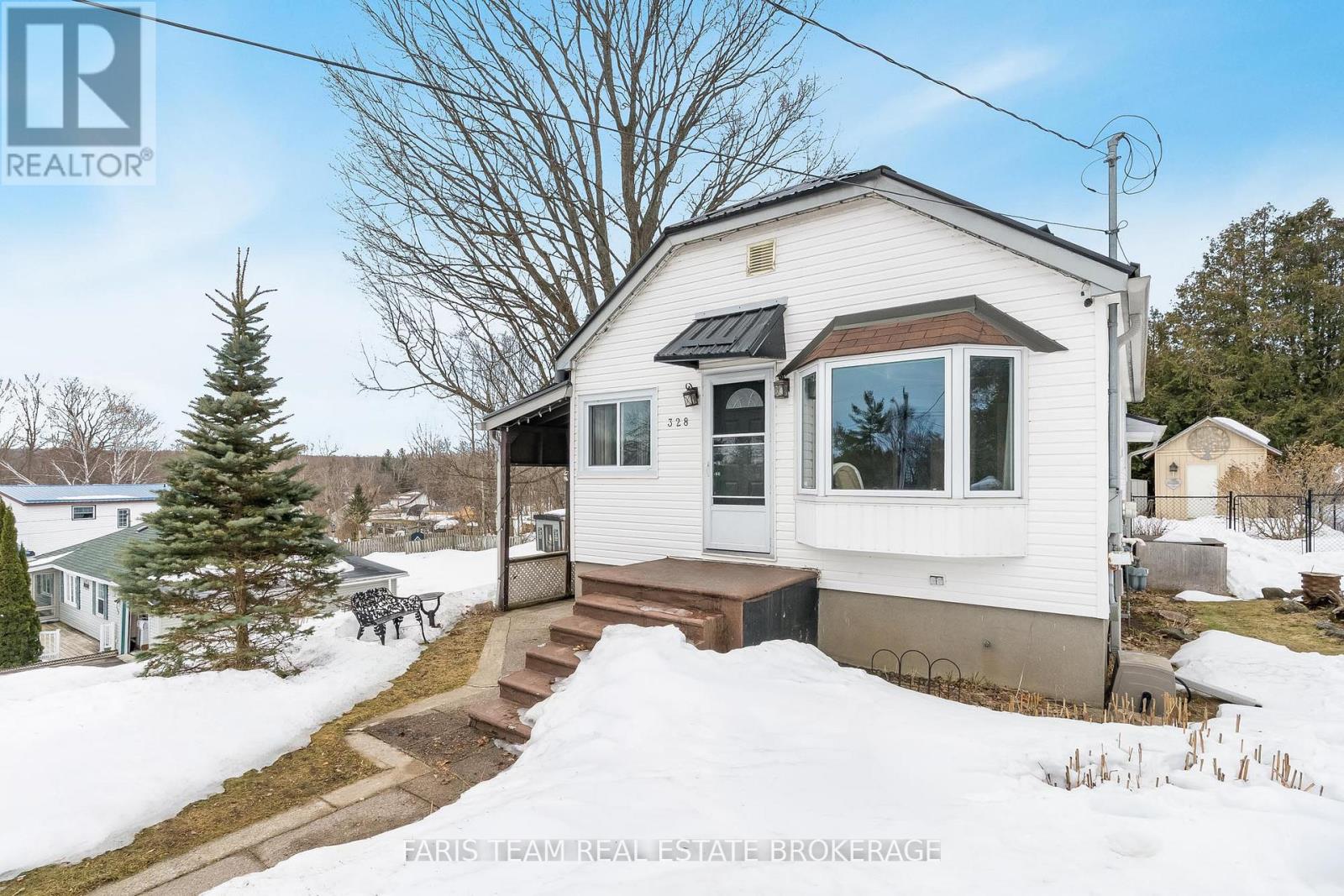 328 Percy Street, Tay, Ontario  L0K 2C0 - Photo 3 - S12876408