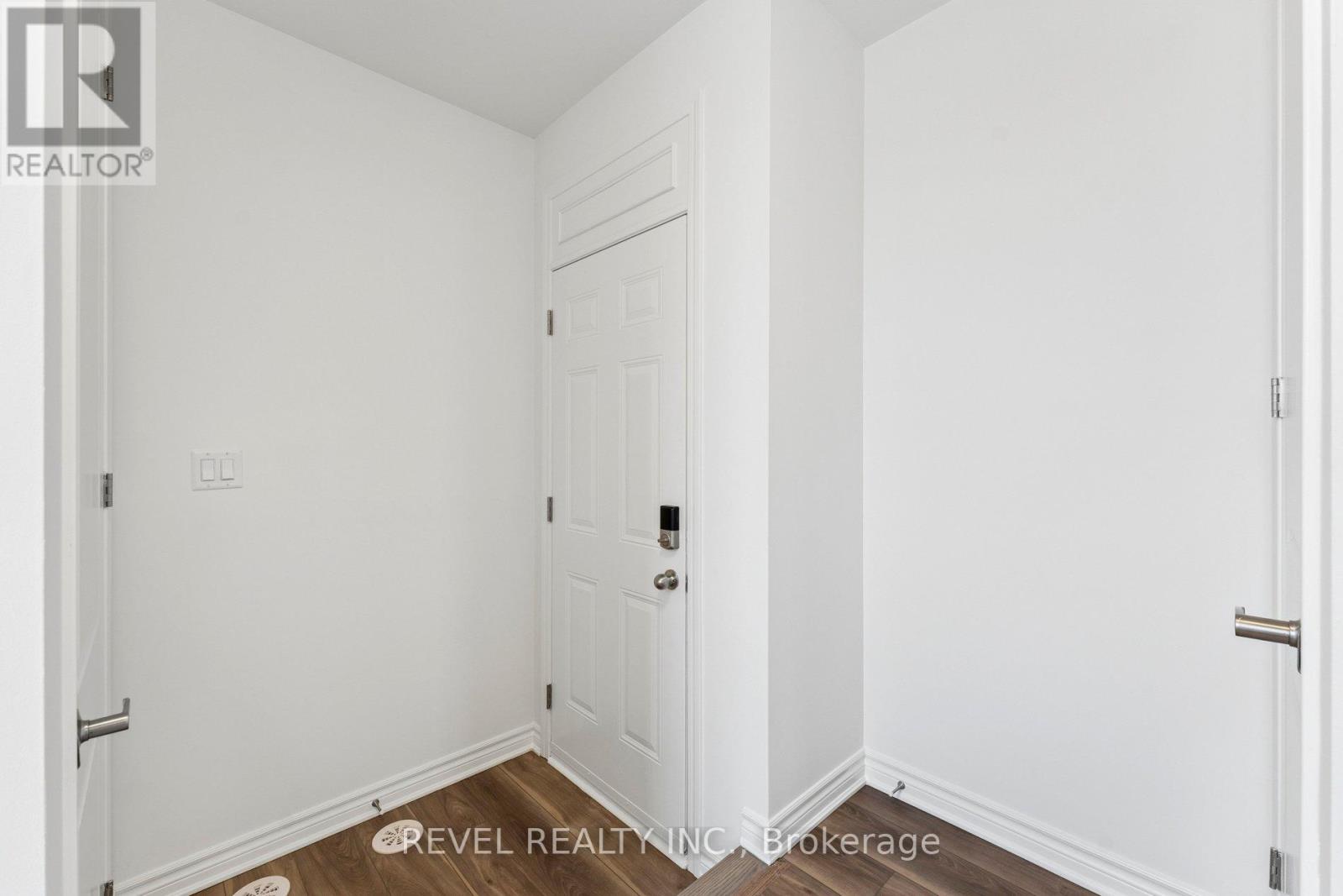 20 Vickerman Street, Brampton (Northwest Brampton), Ontario  L7A 5M7 - Photo 5 - W12827326