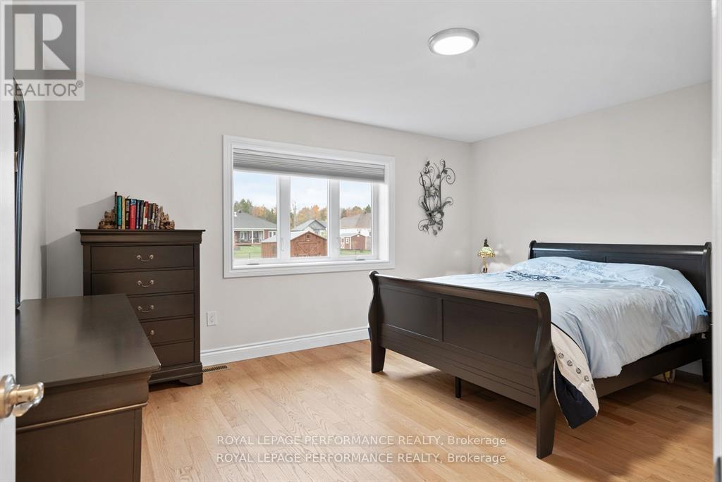 55 Dale Street, South Stormont, Ontario  K0C 1M0 - Photo 16 - X12876294