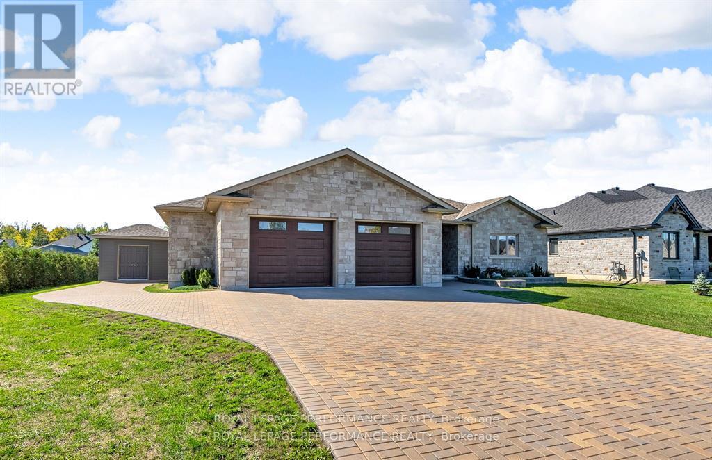 55 Dale Street, South Stormont, Ontario  K0C 1M0 - Photo 2 - X12876294