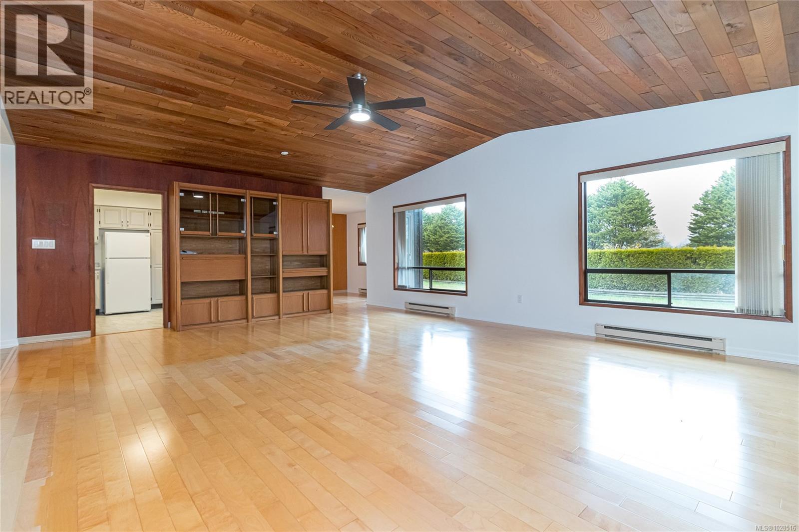 8100 Mahon Pl, Central Saanich, British Columbia  V8M 1K5 - Photo 11 - 1028516