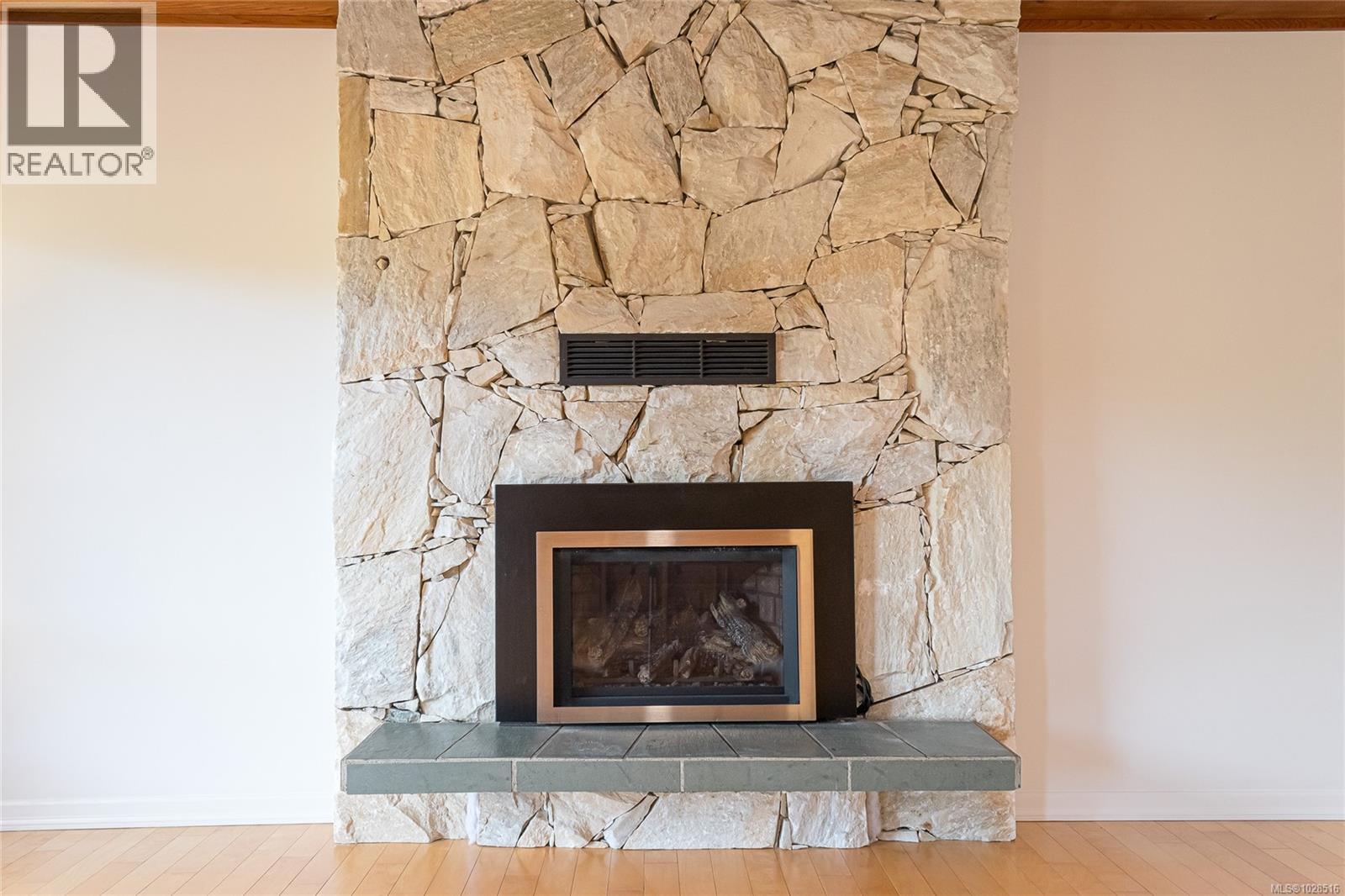 8100 Mahon Pl, Central Saanich, British Columbia  V8M 1K5 - Photo 12 - 1028516