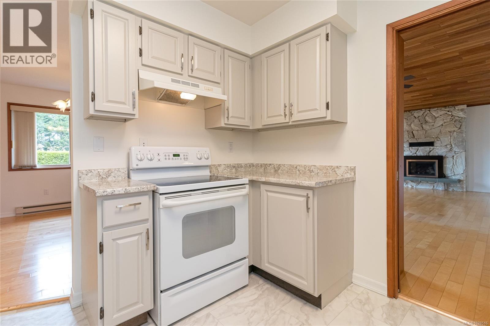 8100 Mahon Pl, Central Saanich, British Columbia  V8M 1K5 - Photo 19 - 1028516