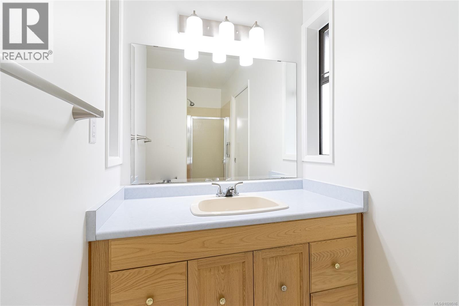 8100 Mahon Pl, Central Saanich, British Columbia  V8M 1K5 - Photo 24 - 1028516