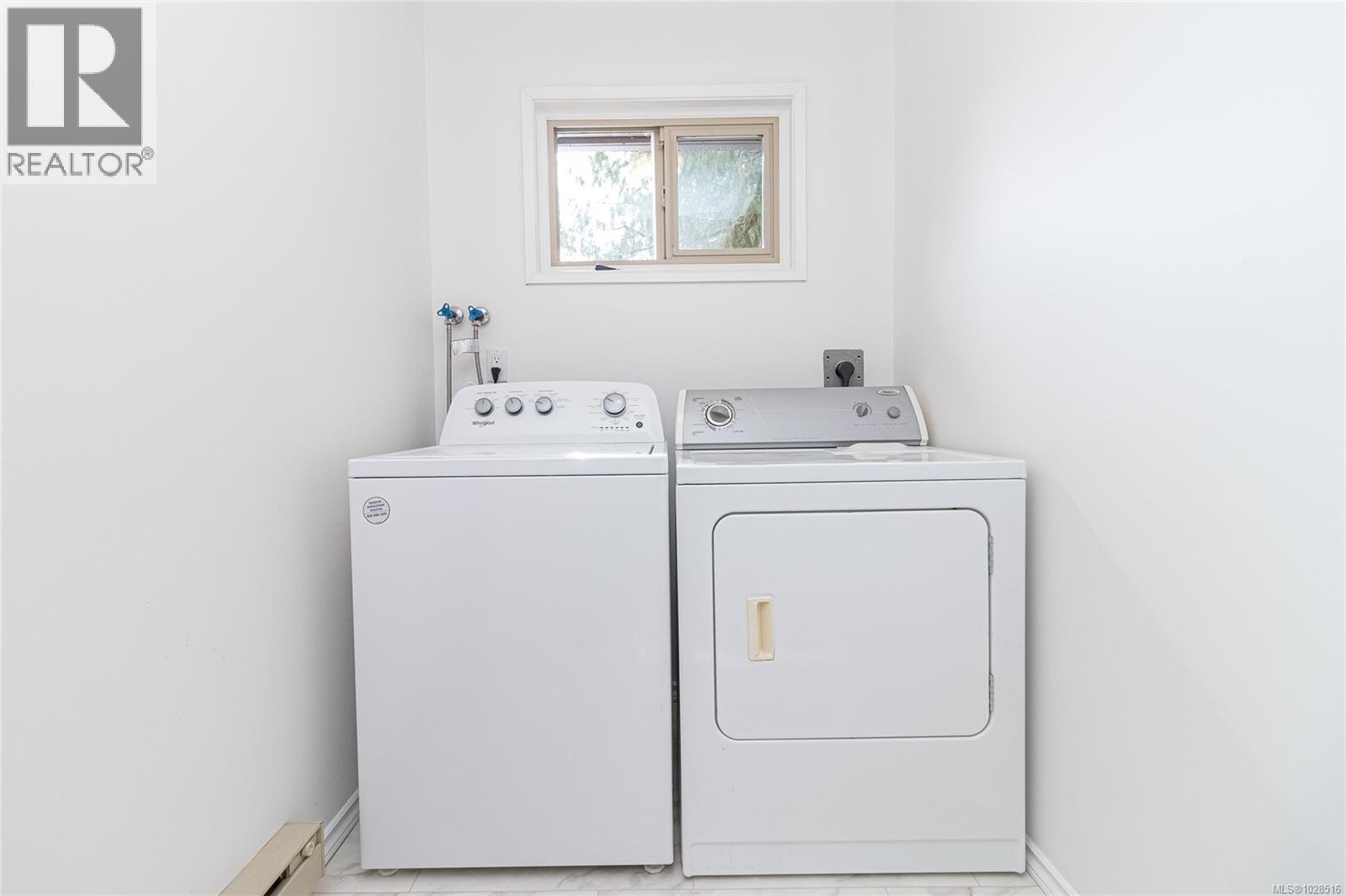 8100 Mahon Pl, Central Saanich, British Columbia  V8M 1K5 - Photo 29 - 1028516