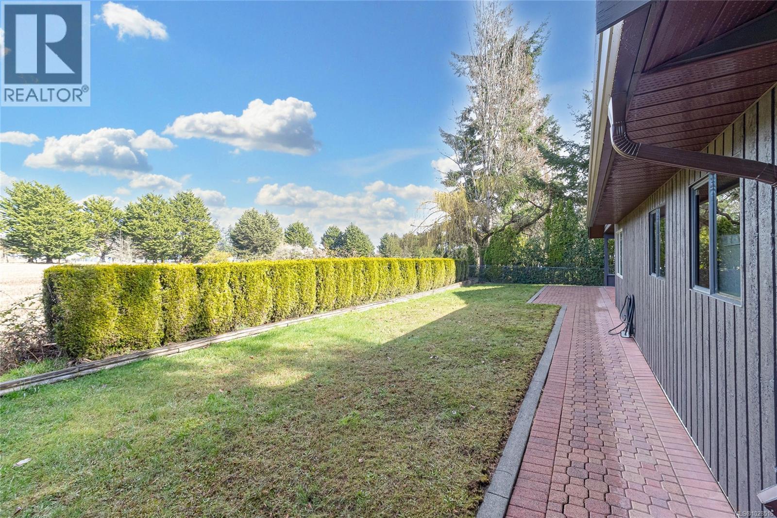 8100 Mahon Pl, Central Saanich, British Columbia  V8M 1K5 - Photo 31 - 1028516