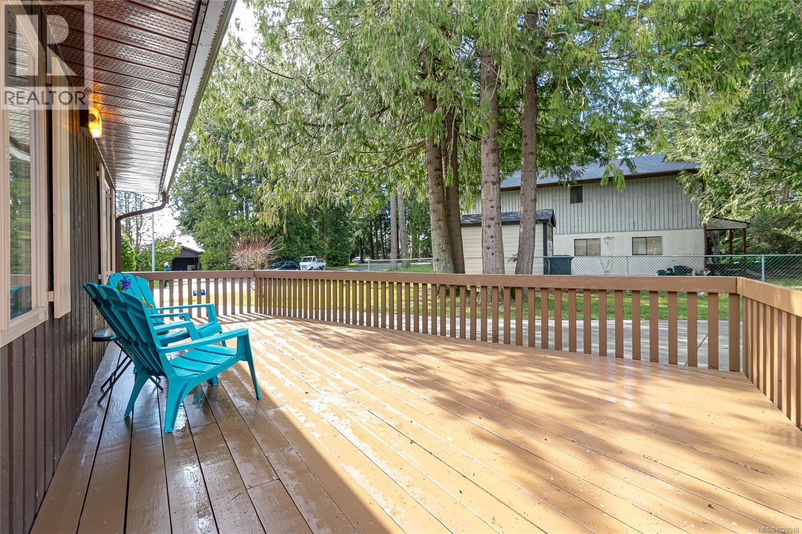 8100 Mahon Pl, Central Saanich, British Columbia  V8M 1K5 - Photo 4 - 1028516