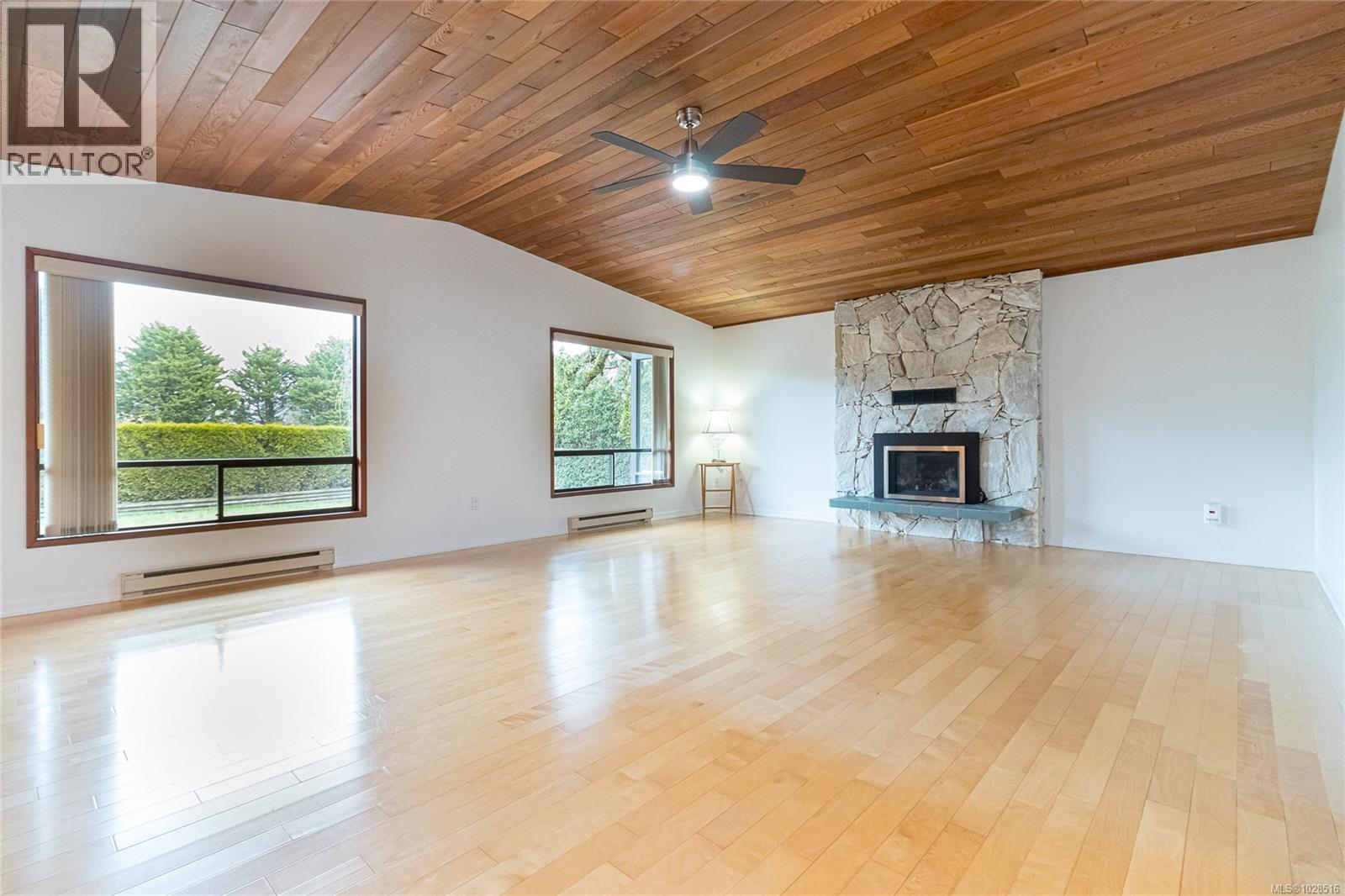 8100 Mahon Pl, Central Saanich, British Columbia  V8M 1K5 - Photo 8 - 1028516