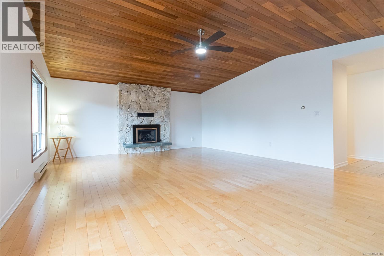 8100 Mahon Pl, Central Saanich, British Columbia  V8M 1K5 - Photo 9 - 1028516