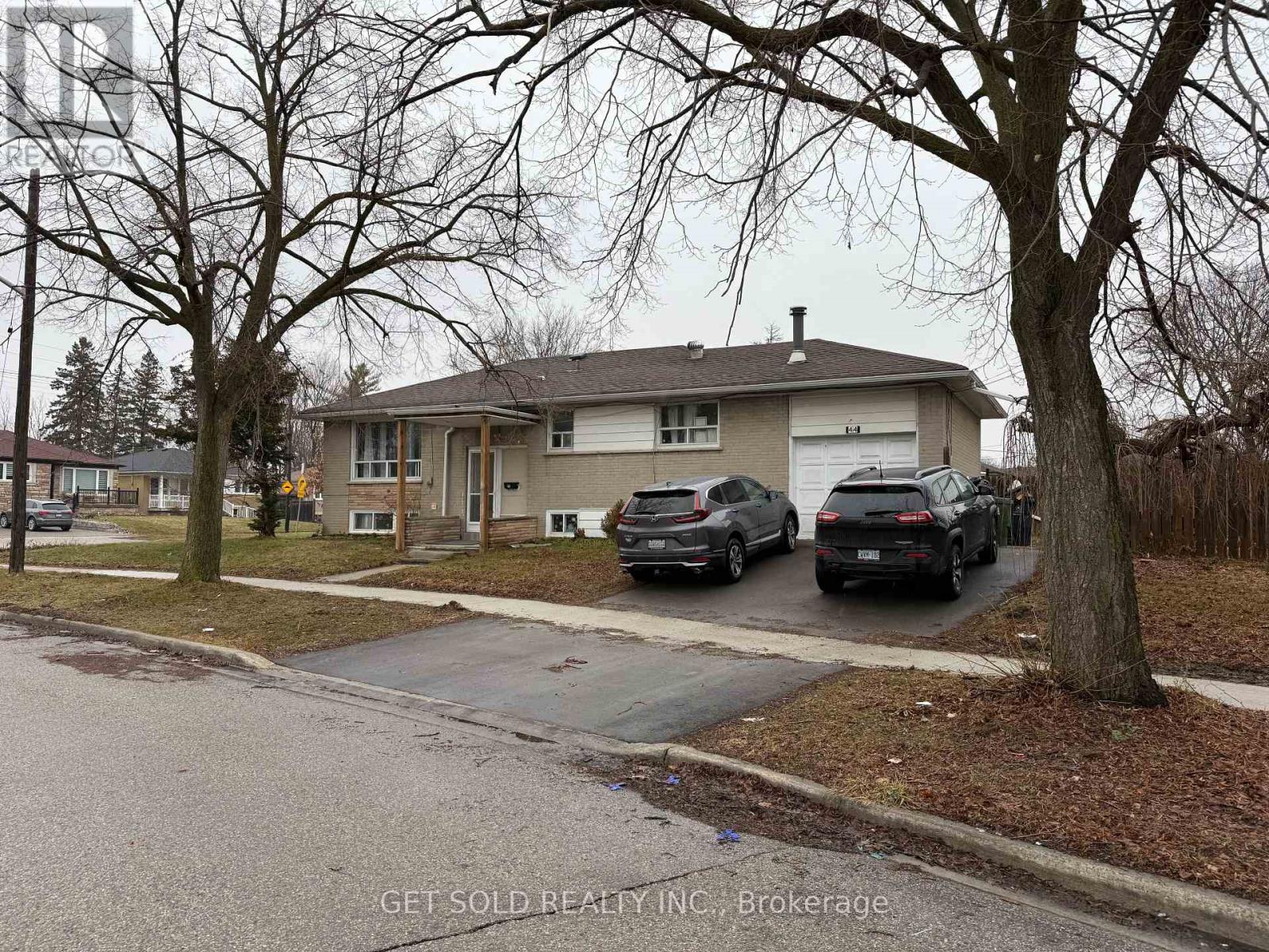 44 Dashwood Crescent, Toronto, Ontario  M9V 2N8 - Photo 3 - W12876366