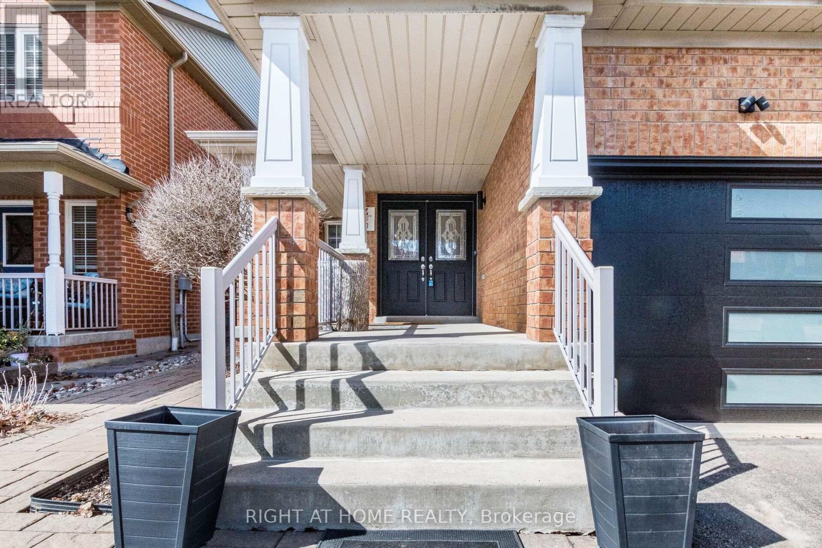 789 Stargazer Drive, Mississauga (East Credit), Ontario  L5V 0C1 - Photo 3 - W12876378