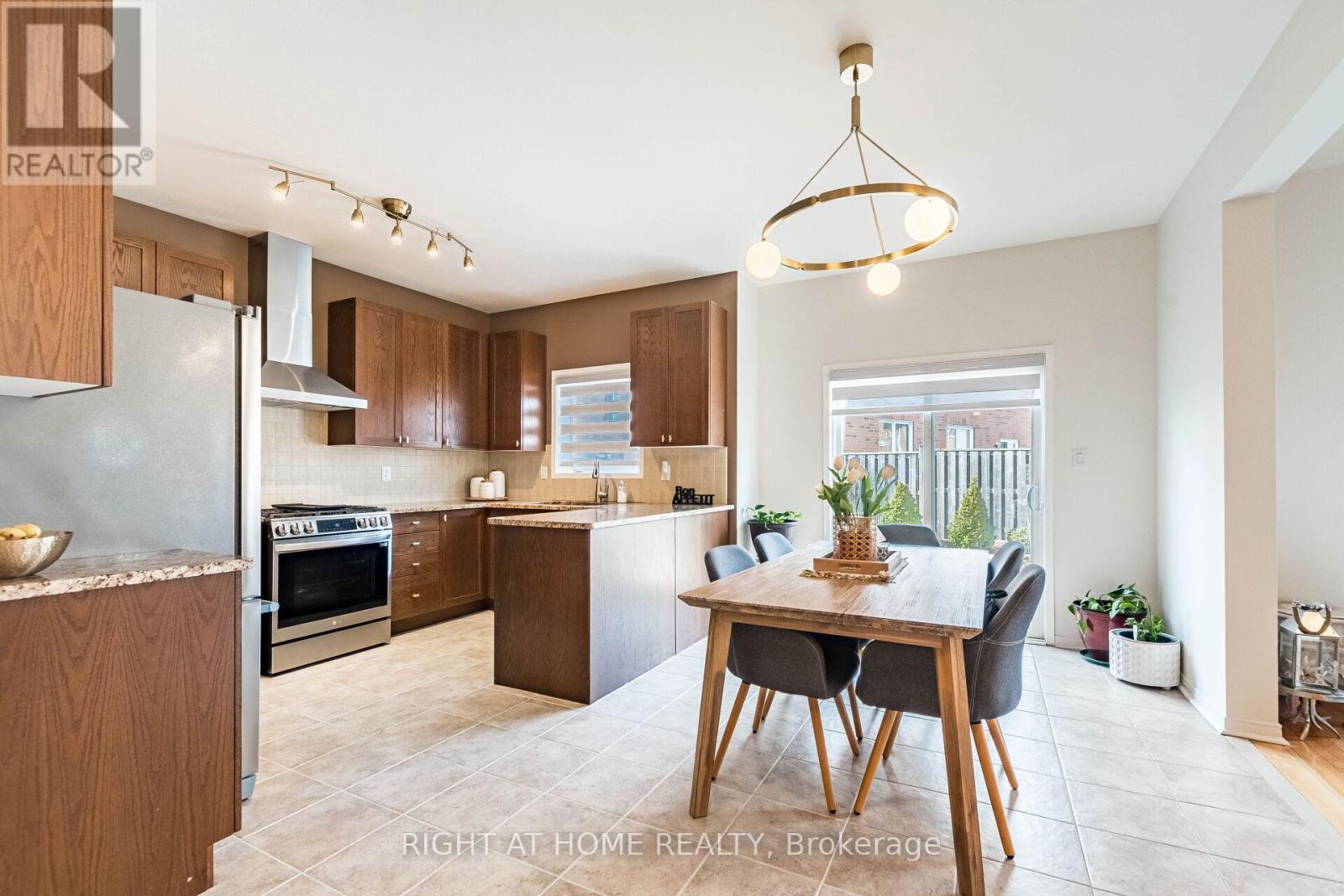 789 Stargazer Drive, Mississauga (East Credit), Ontario  L5V 0C1 - Photo 9 - W12876378