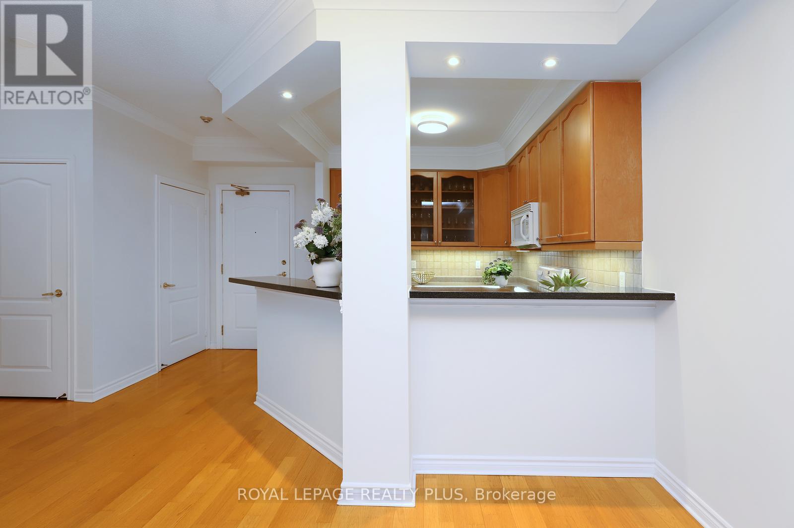 215 - 3351 Cawthra Road, Mississauga (Applewood), Ontario  L5A 4N5 - Photo 12 - W12876388