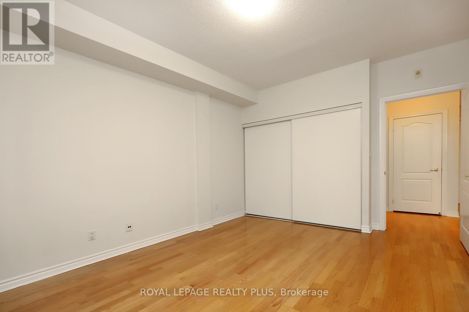 215 - 3351 Cawthra Road, Mississauga (Applewood), Ontario  L5A 4N5 - Photo 23 - W12876388