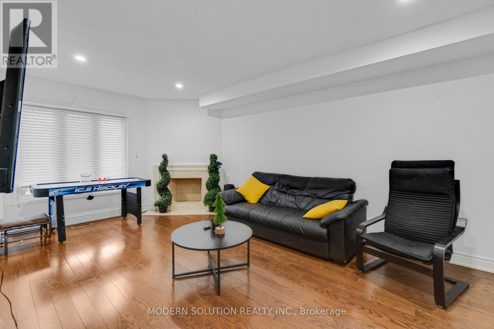 438 Ojibway Trail, Mississauga (Hurontario), Ontario  L4Z 3B5 - Photo 15 - W12876426