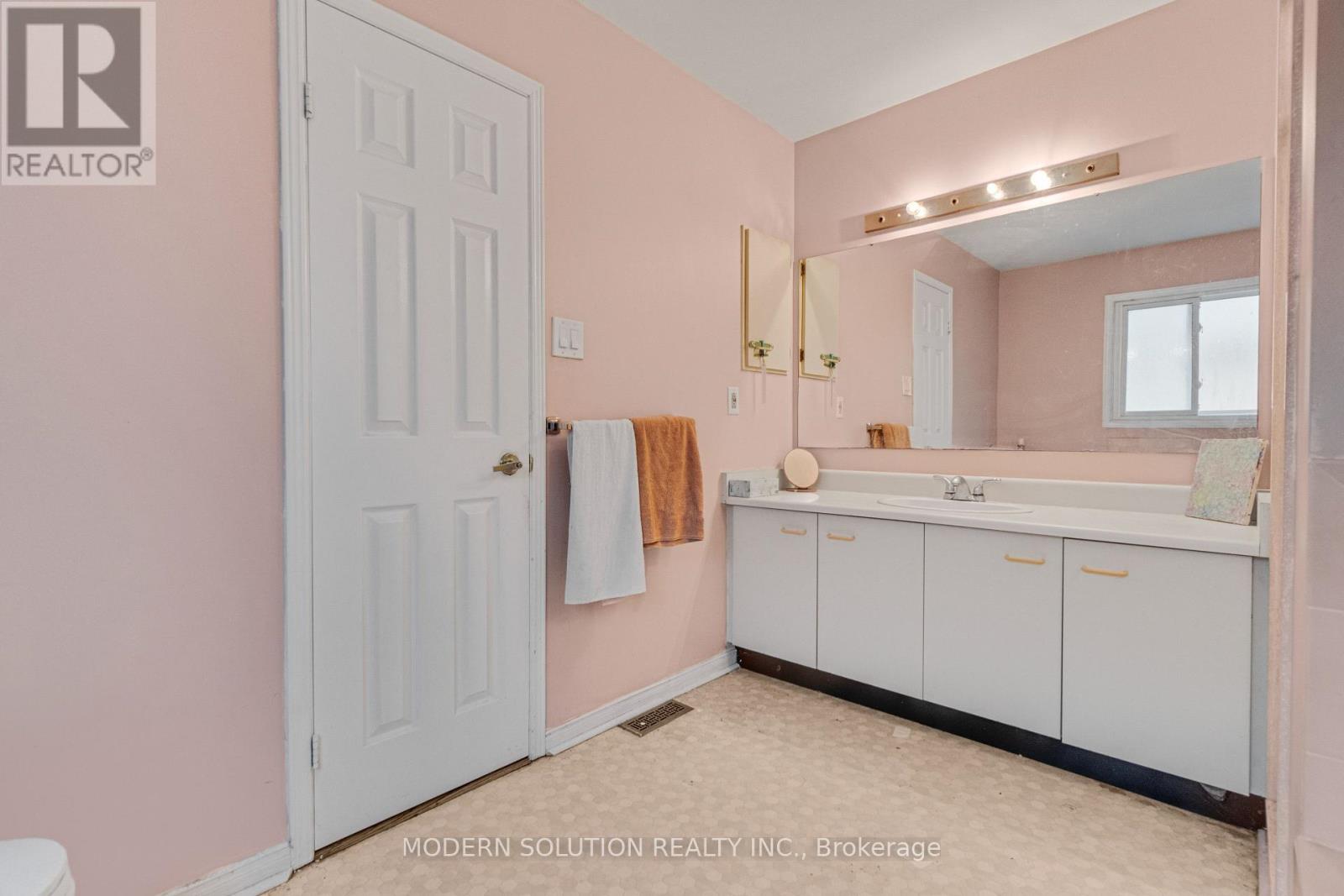 438 Ojibway Trail, Mississauga (Hurontario), Ontario  L4Z 3B5 - Photo 22 - W12876426