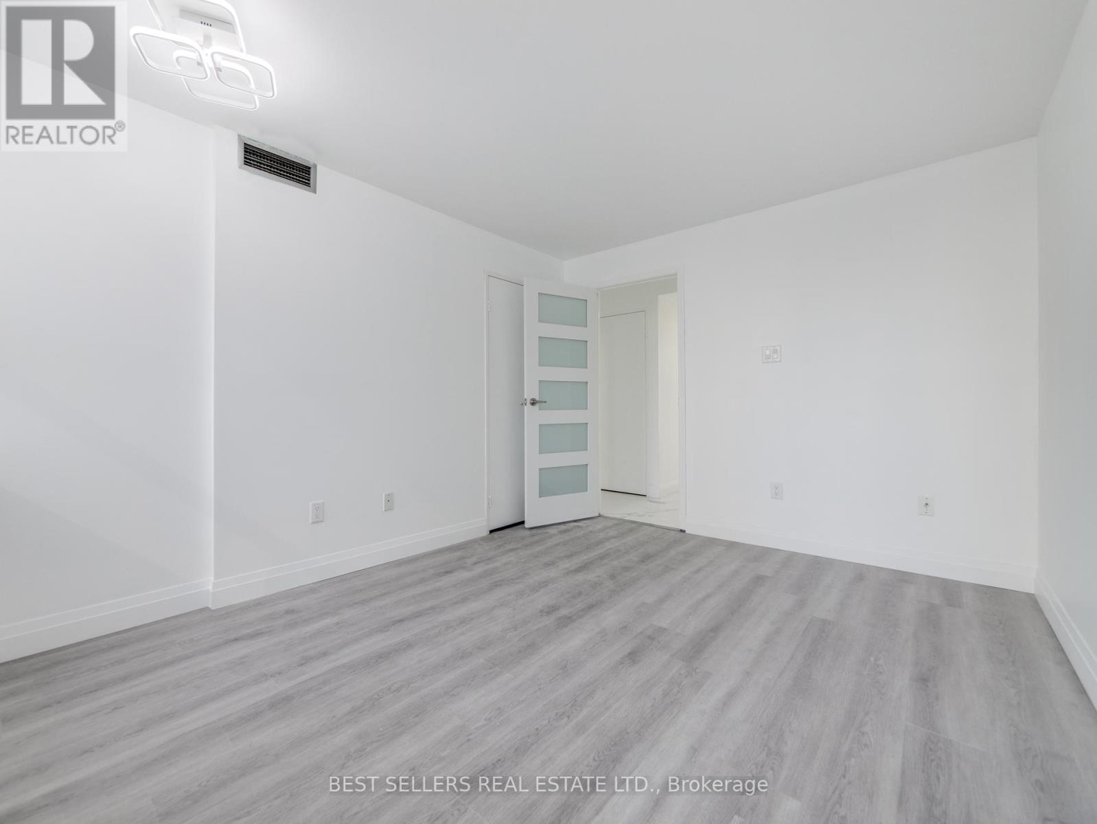 601 - 3650 Kaneff Crescent, Mississauga (Mississauga Valleys), Ontario  L5A 4A1 - Photo 27 - W12876450