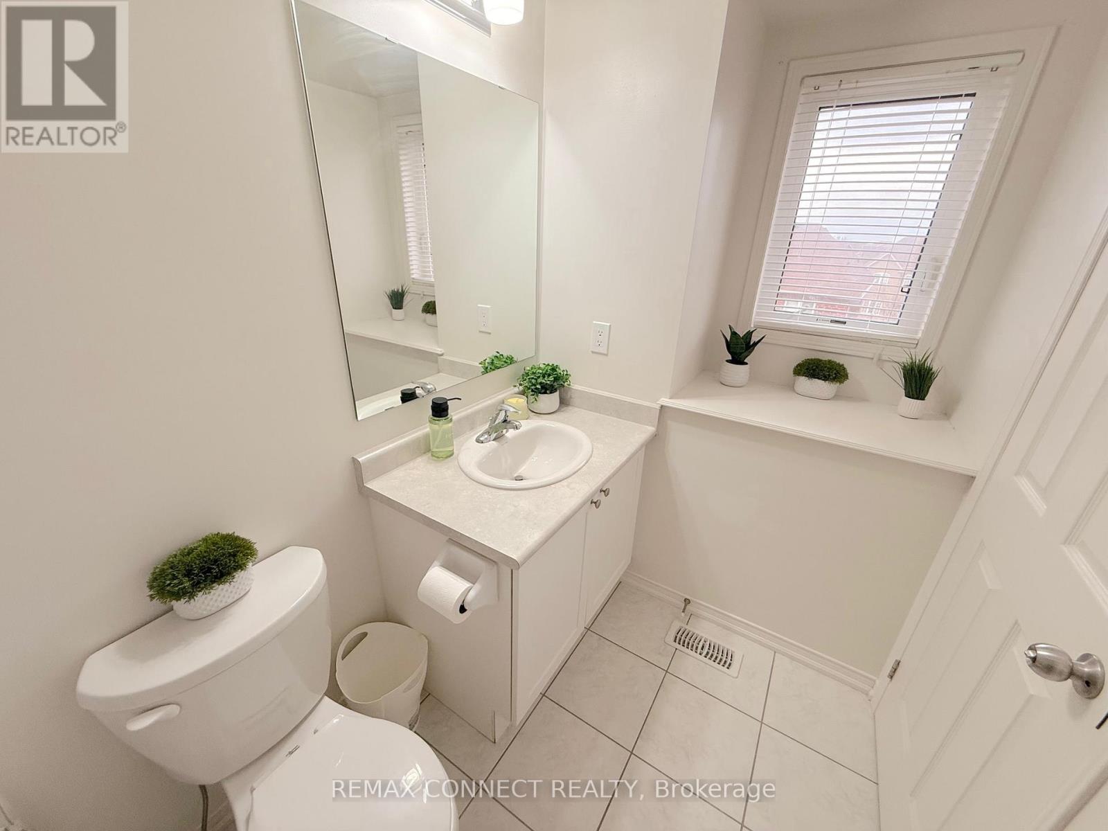 174 Sussexvale Drive, Brampton, Ontario  L6R 3R1 - Photo 22 - W12876470