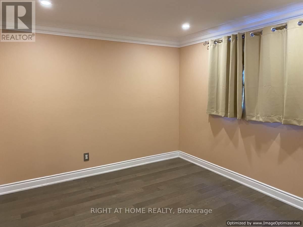 Bsmt - 571 Roselaire Trail, Mississauga (Hurontario), Ontario  L5R 2Z9 - Photo 7 - W12876478