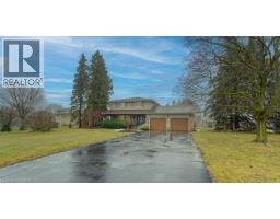 2 DEERFIELD Avenue, Petersburg, Ontario