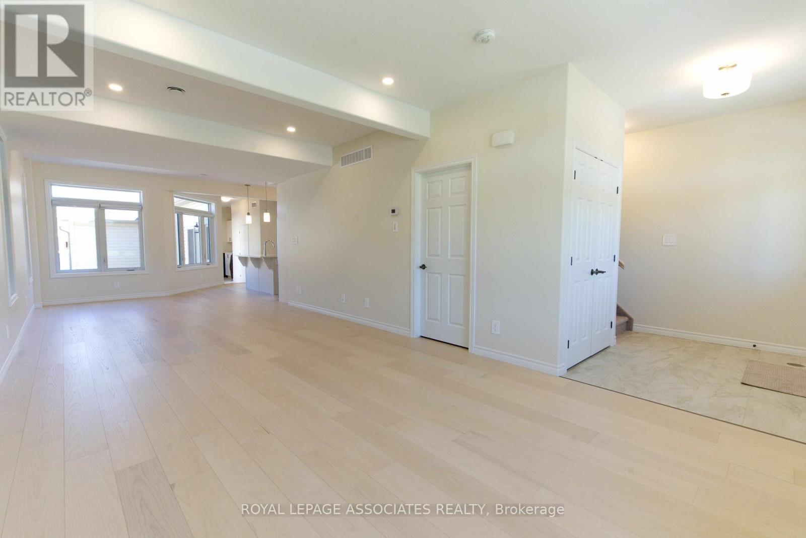 84 Riverstone Way, Belleville (Thurlow Ward), Ontario  K8N 0S6 - Photo 3 - X12876278