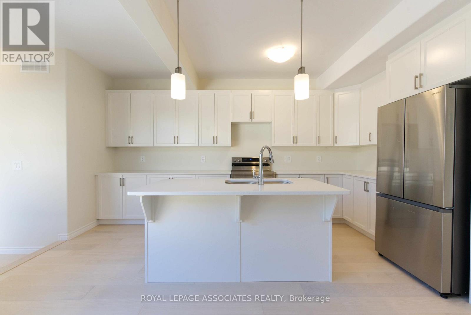 84 Riverstone Way, Belleville (Thurlow Ward), Ontario  K8N 0S6 - Photo 5 - X12876278