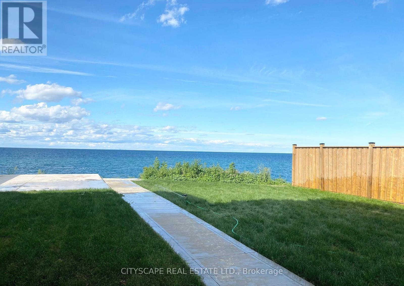 48 SEABREEZE CRESCENT, Hamilton, Ontario