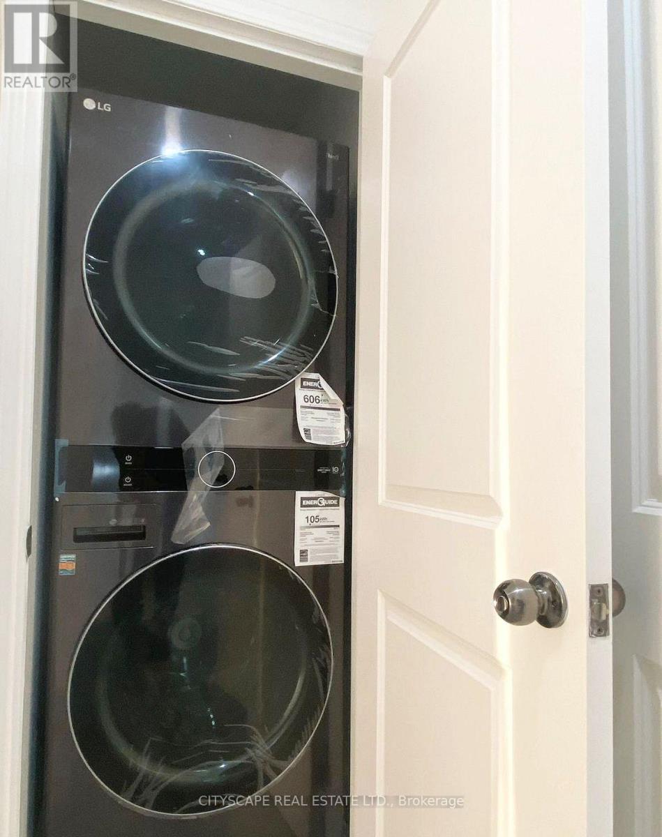 48 Seabreeze Crescent, Hamilton (Lakeshore), Ontario  L8E 5C8 - Photo 12 - X12876368