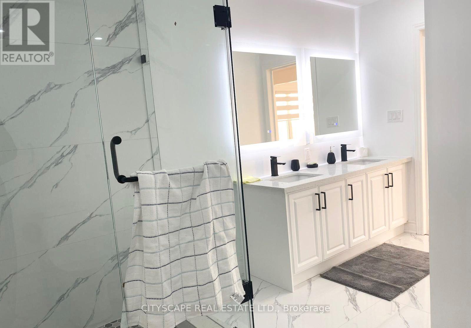 48 Seabreeze Crescent, Hamilton (Lakeshore), Ontario  L8E 5C8 - Photo 15 - X12876368