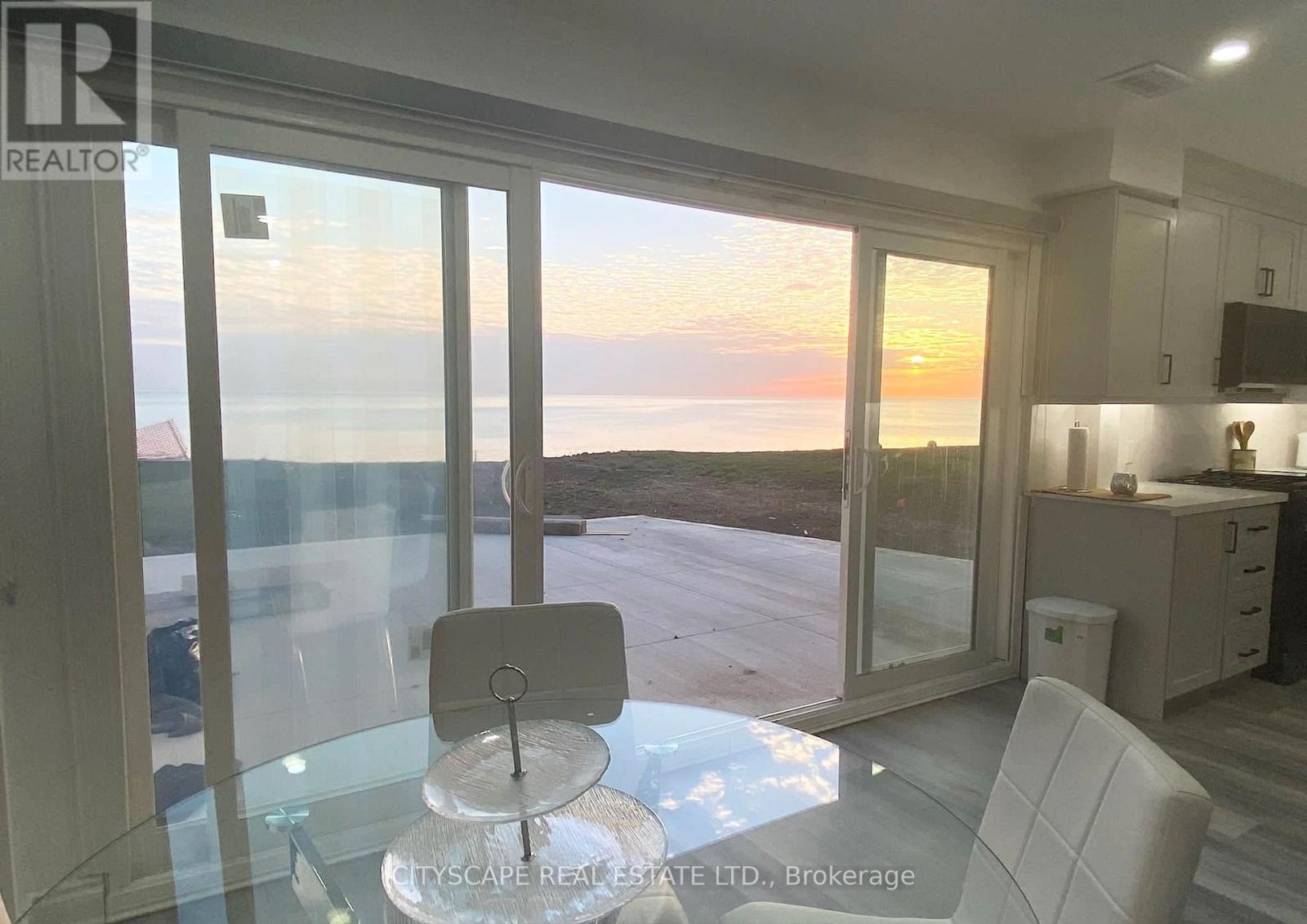 48 Seabreeze Crescent, Hamilton (Lakeshore), Ontario  L8E 5C8 - Photo 31 - X12876368