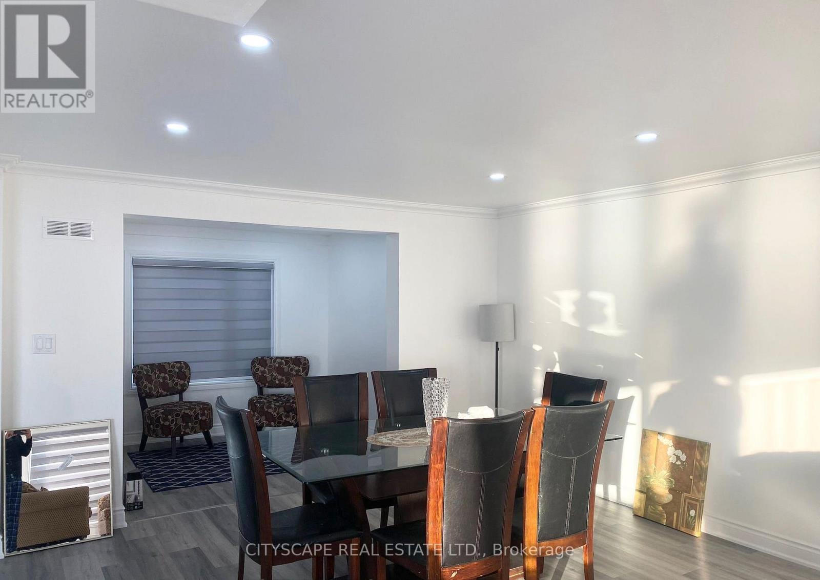 48 Seabreeze Crescent, Hamilton (Lakeshore), Ontario  L8E 5C8 - Photo 8 - X12876368