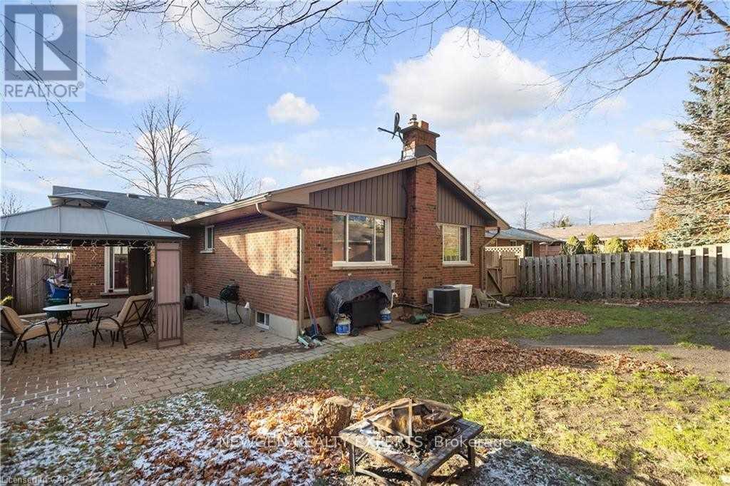 264 Laurentian Drive, Kitchener, Ontario  N2E 2B6 - Photo 22 - X12876424
