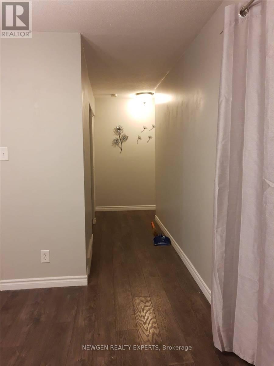 264 Laurentian Drive, Kitchener, Ontario  N2E 2B6 - Photo 8 - X12876424