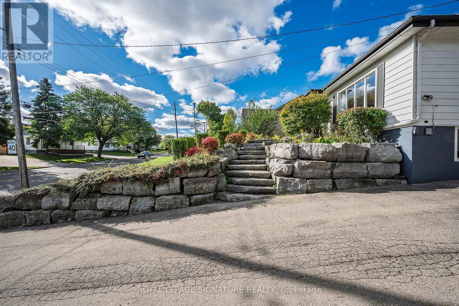 43 Lake Avenue N, Hamilton (Riverdale), Ontario  L8E 1L2 - Photo 32 - X12876464