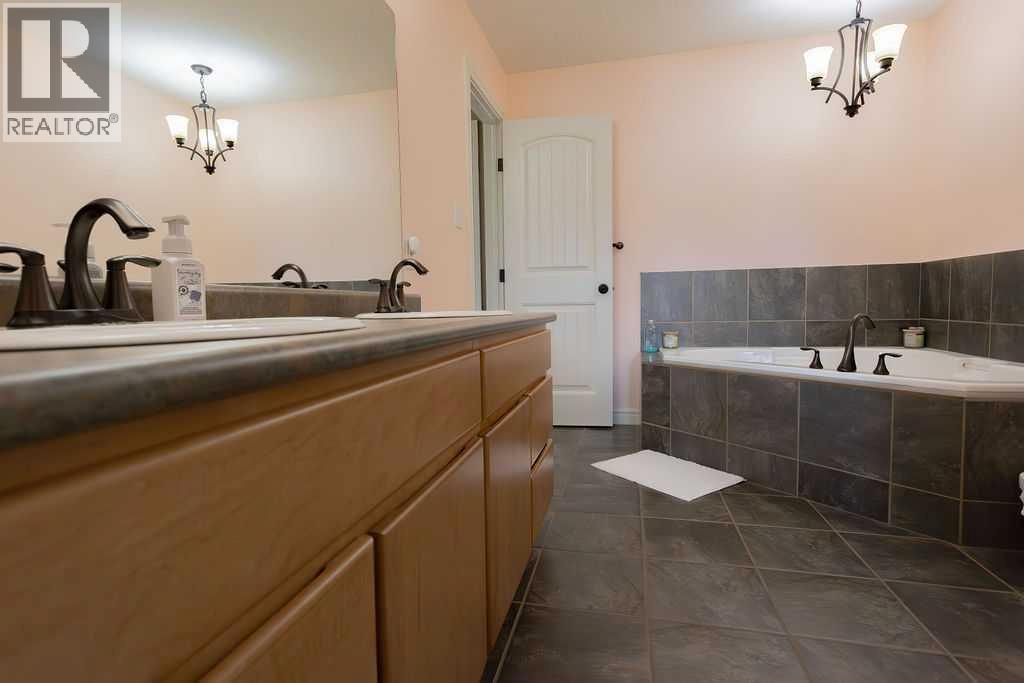 822 28 Street, Wainwright, Alberta  T9W 0A7 - Photo 21 - A2292678