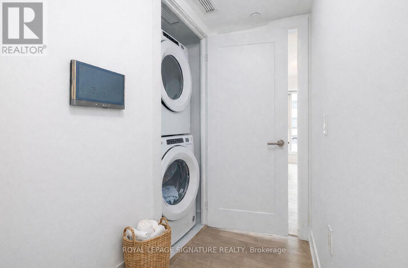 2722 - 585 Bloor Street E, Toronto, Ontario  M4W 0B3 - Photo 12 - C12875408