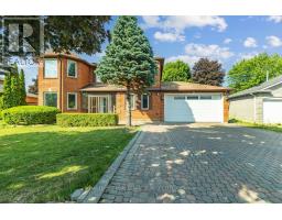18 TREMONT COURT, Brampton, Ontario