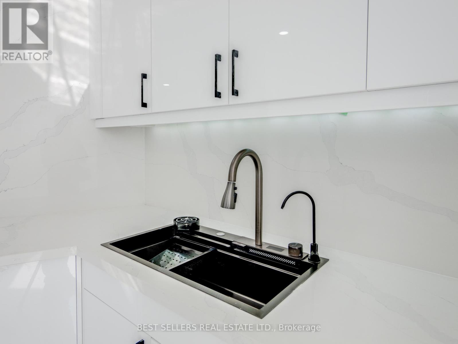 601 - 3650 Kaneff Crescent, Mississauga, Ontario  L5A 4A1 - Photo 22 - W12876206